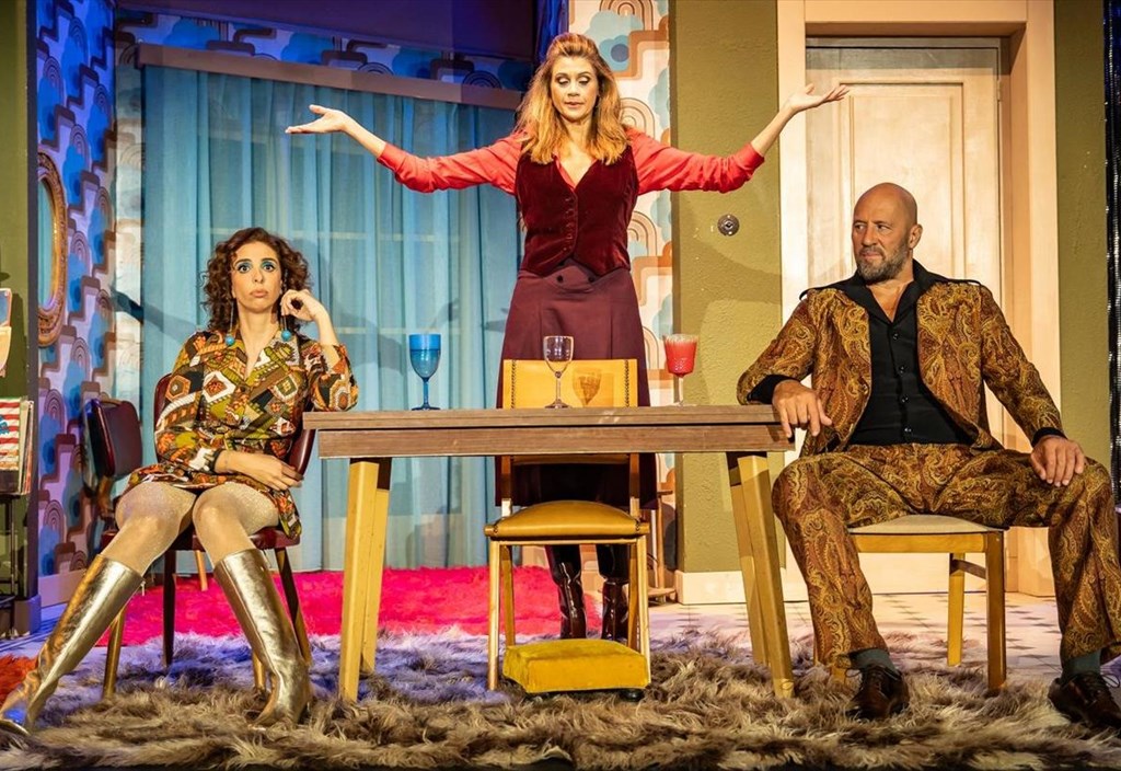 o-giannis-mpezos-mas-sustinei-tin-gunaika-pou-mageirepse-ton-antra-tis