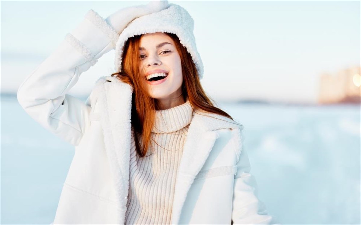 gunaika-xaroumeni-xeimonas