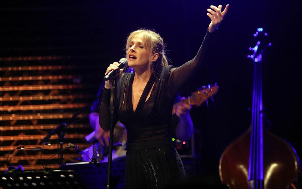 iro-saia-rempetisses--fones-pou-de-lugisan-fones-pou-de-lugisan