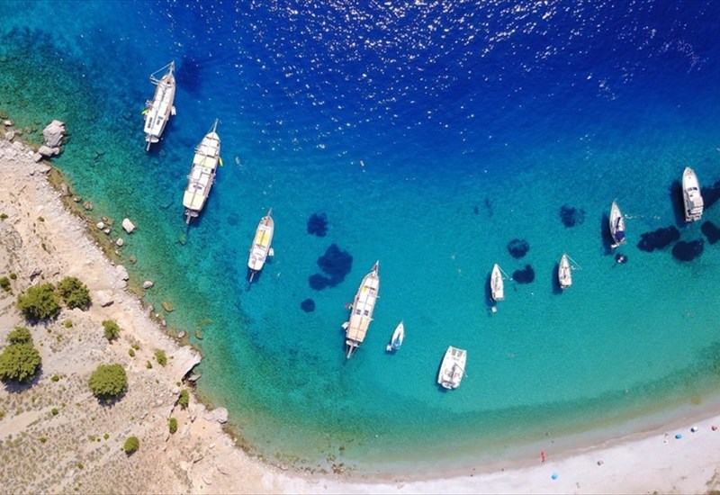 pou-briskontai-oi-perissoteres-krufes-paralies-tis-elladas