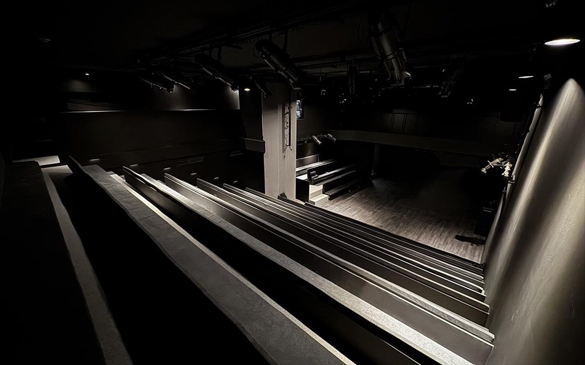 theatro-mabili-ena-neo-theatro-stin-kardia-tis-athinas