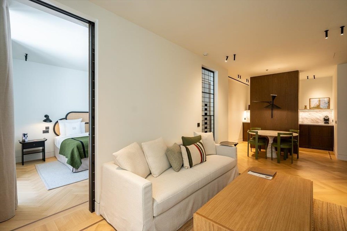 deluxe-suite-athens-capital