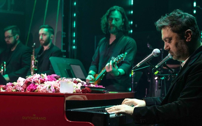 o-giorgos-theofanous-stinei-mia-triori-mousiki-pandaisia-sti-medousa