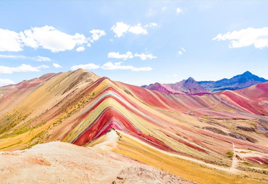 to-vinicunca-einai-to-meros-pou-niotheis-san-na-perpatas-se-ouranio-tokso
