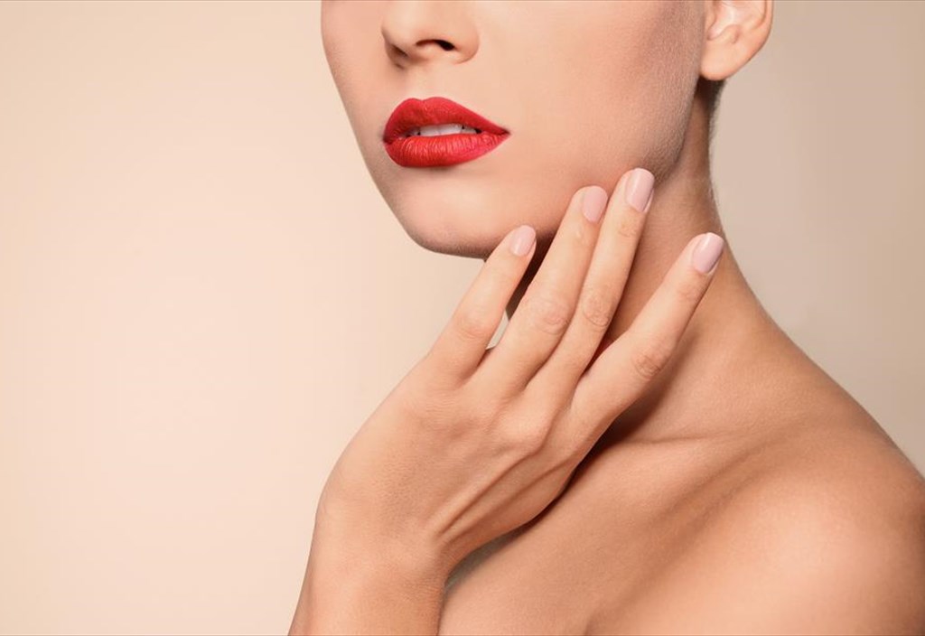 gunaika-kokkina-xeili