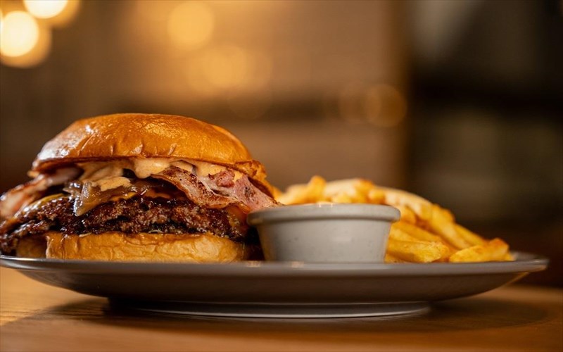 ta-nea-mpergker-fotia-tou-mpar-mpee-kiou-exoun-master-chef-upografi