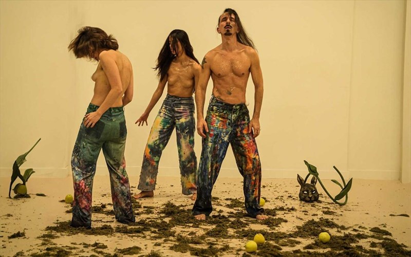 o-kipos-ton-epigeion-apolauseon-mia-nea-dimiourgia-sto-dimotiko-theatro-peiraia