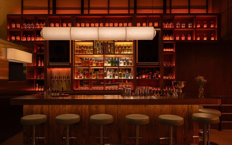 to-ekiben-kitchen-south-filoksenei-to-the-bar-in-front-of-the-bar-gia-mia-mono-bradia