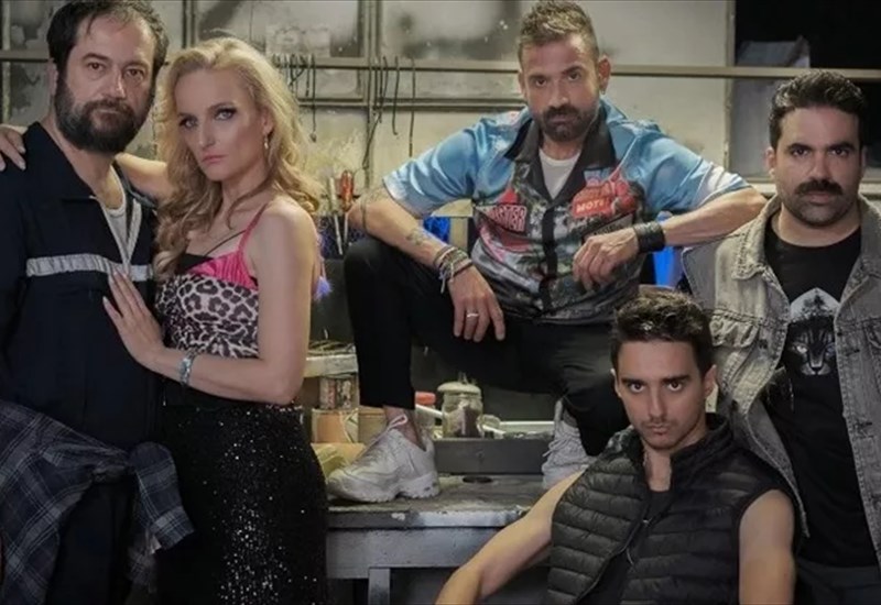 kritiki-eidame-tin-parastasi-tzonimple