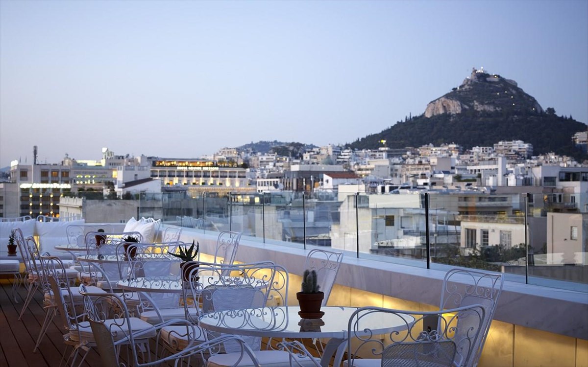 new-hotel-art-lounge