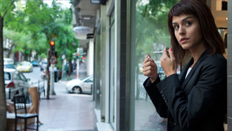 premiera-gia-ta-saranta-pente-tetragonika-tou-stratou-tzitzi