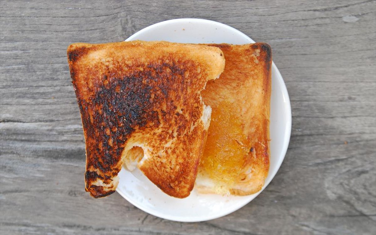 psomi-tost-kameno-akrulamidio