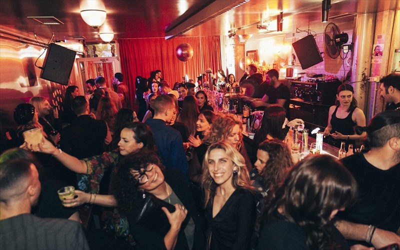 3-xronia-tweezers-sto-kentro-tis-athinas-kai-ena-party-pou-ta-eixe-ola-xronia-tweezers-sto-kentro-tis-athinas-kai-ena-party-pou-ta-eixe-ola