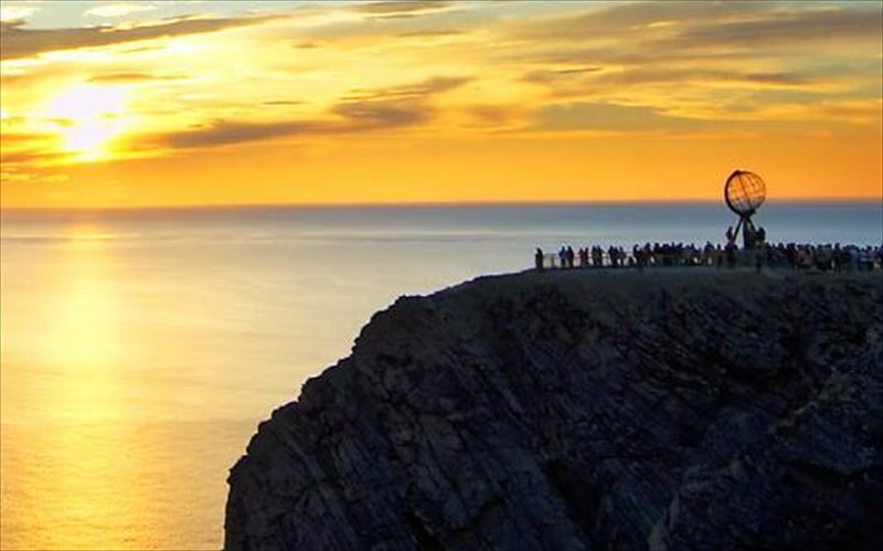 entuposiaka-taksidia-stis-akres-tou-kosmou