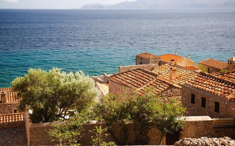 apo-to-elaiolado-ston-tourismo-empeirias-h-lakonia-epanasustinetai