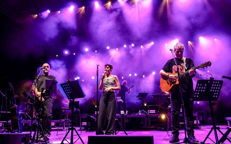oi-puks-laks-dinoun-neo-rantebou-sto-katrakeio-theatro-nikaias