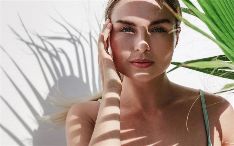 i-nea-beauty-tasi-fernei-to-skincare-sto-makigiaz