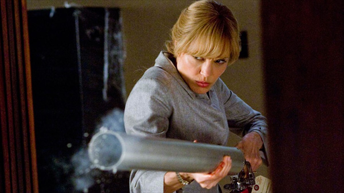 i-antzelina-tzoli-sti-benetia-mazi-me-ton-tzoni-ntep