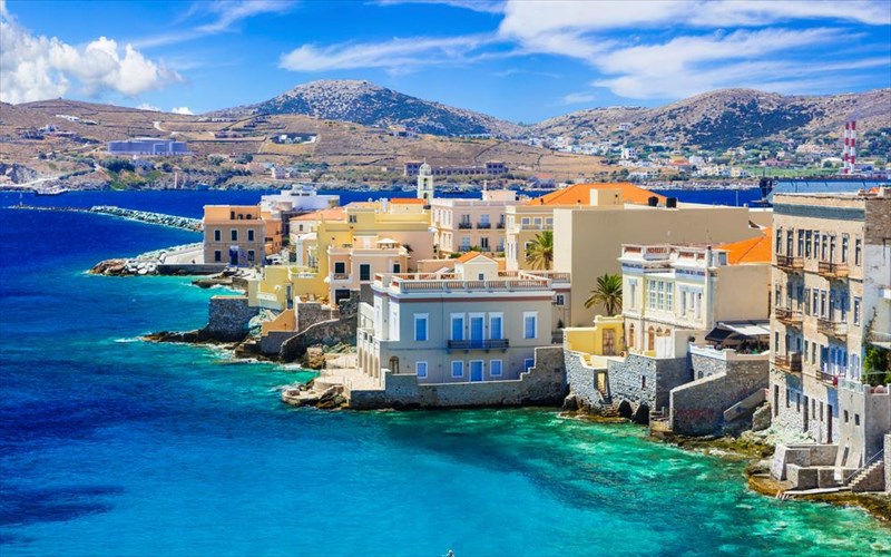 i-suros-kerdizei-diethni-prosoxi-oxi-gia-tis-paralies-tis-alla-gia-kati-polu-pio-endiaferon