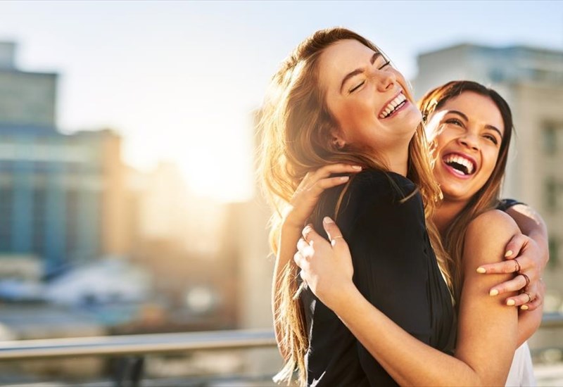 mporei-to-gelio-na-ginei-farmako-ellinida-ereunitria-apanta-mesa-apo-tin-epistimi