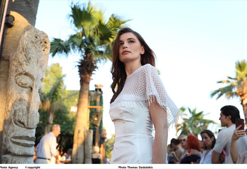 anakalupste-ta-party-looks-tis-neas-sullogis-tis-kathy-heyndels