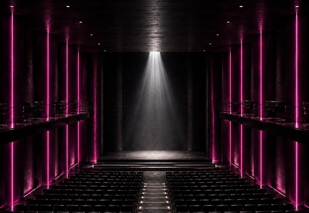 theatro-ergon-enas-neos-theatrikos-xoros-anoigei-stin-kardia-tis-athinas
