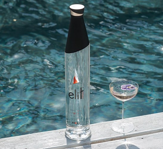 i-elit-vodka-parousiase-to-chic-elit-sti-mukono