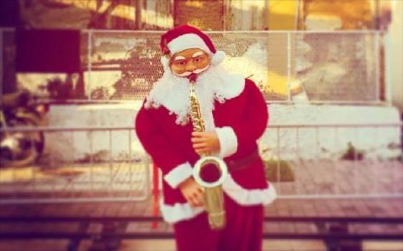 xristougenna-stin-poli-opos-ta-fotografisate-eseis