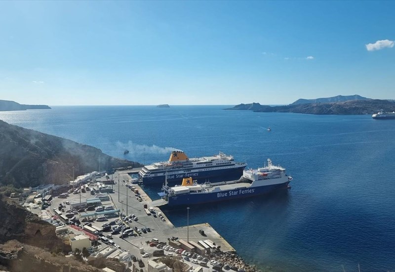 i-pio-idiaiteri-koursa-kolumbisis-ginetai-ksana-sti-santorini