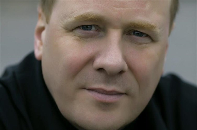 formoli-mpest-seler-apo-tin-pagomeni-islandia