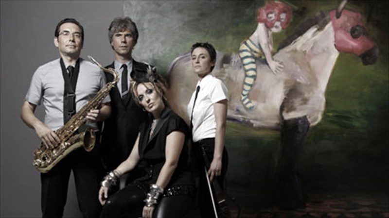 oi-mple-tha-ksesikosoun-tin-kuriaki-to-eleven