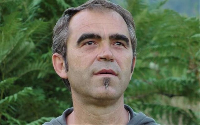 apebiose-o-suggrafeas-petros-koutsiampasakos-suggrafeas-petros-koutsiampasakos