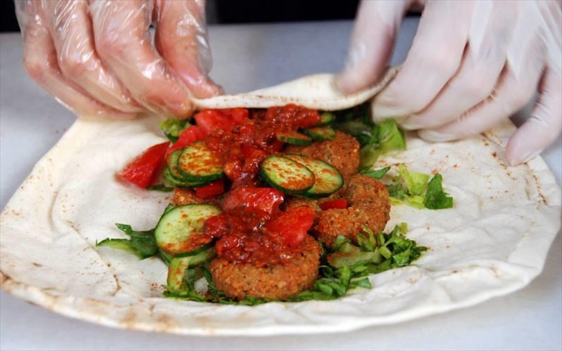 oures-stin-aiolou-gia-ena-falafellas