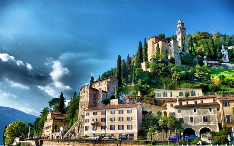 oi-panemorfes-limnes-tis-elbetias