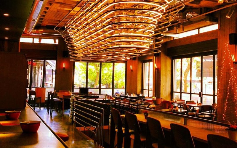 rock-kai-balls-cocktails-me-keftedakia-kaneis-balls-cocktails-me-keftedakia-kaneis