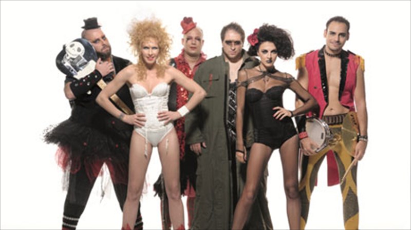 muzicall-o-erotas-kai-i-mousiki-paizontai-mono-live-mousiki-paizontai-mono-live