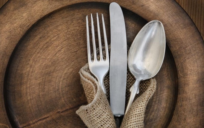 i-proeleusi-tou-koutalo-maxairo-pirounou