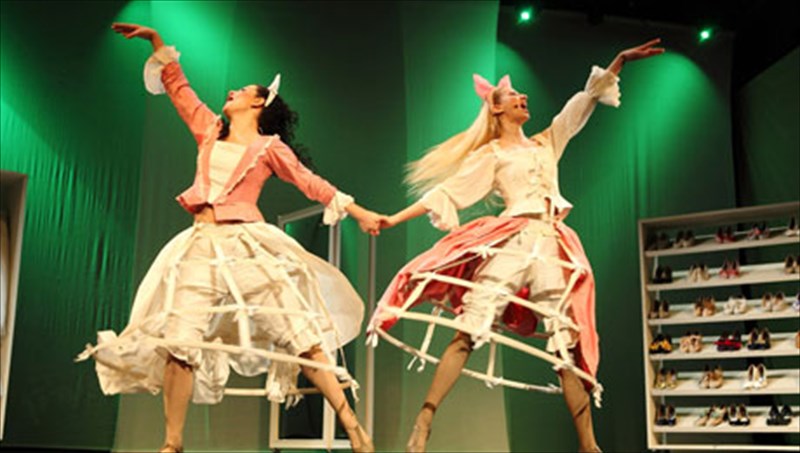 sugxroni-staxtopouta-sto-theatro-kappa