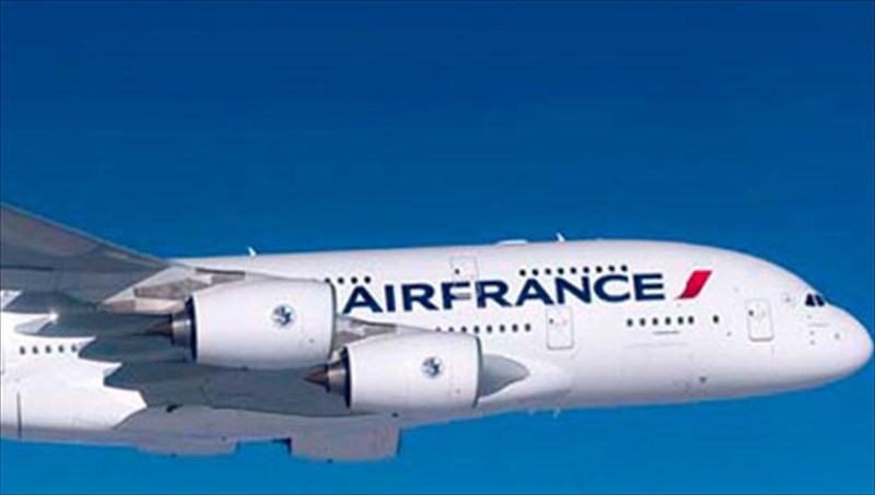 air-france-apeutheias-ptiseis-parisi-mpilount-dania