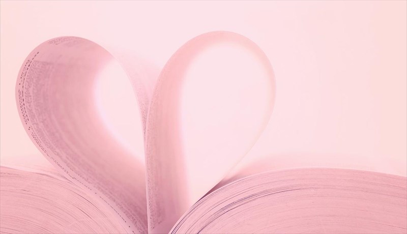 lena-manta-epanakukloforei-to-proto-tis-muthistorima