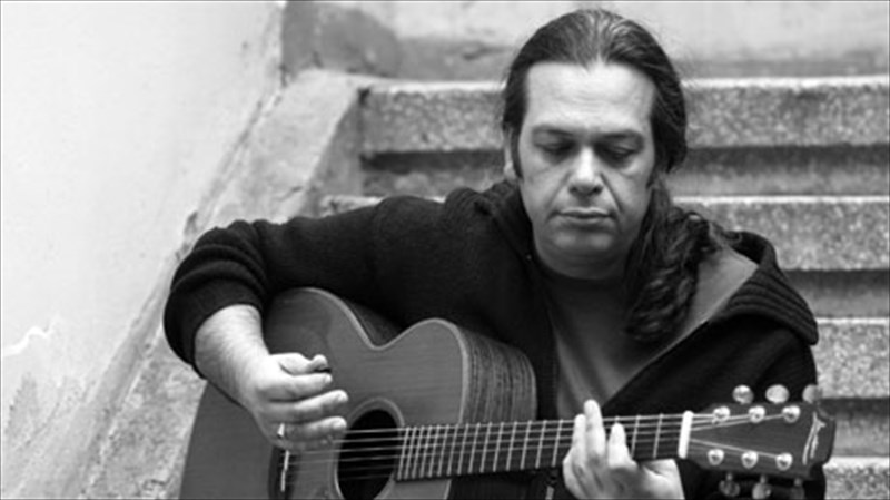 mpampis-papadopoulos-krisi-upirxe-panta-sti-diskografia-alla-tora-einai-pio-bathia