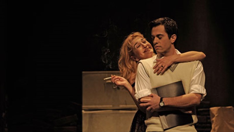 i-katia-gerou-epibibazetai-sto-leoforeio-o-pothos-pothos