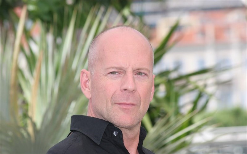 mprous-gouilis-etoimazetai-na-paiksei-sto-foutouristiko-thriler-vice