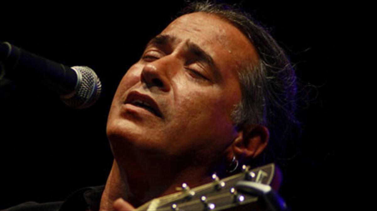 o-pantelis-thalassinos-gia-treis-bradies-ston-stauro-tou-notou