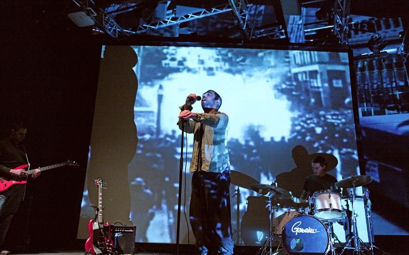 enas-iroas-tou-skarimpa-sti-skini-tou-bios