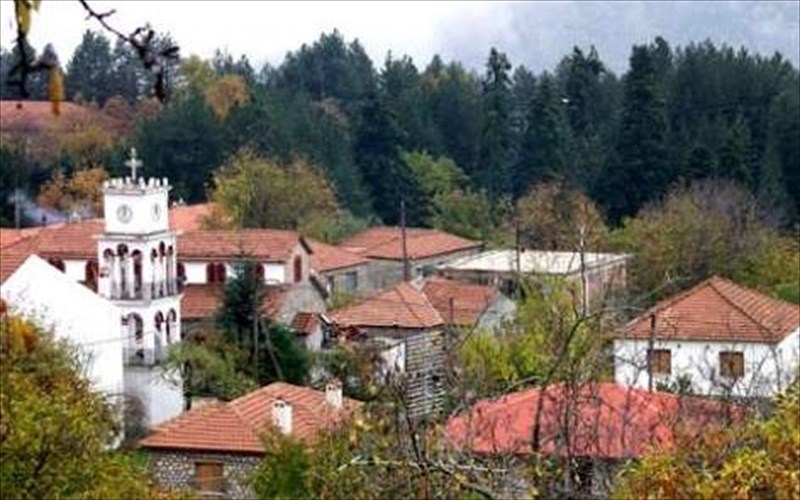 bolta-stin-elati-kai-to-xionodromiko-kentro-pertouliou