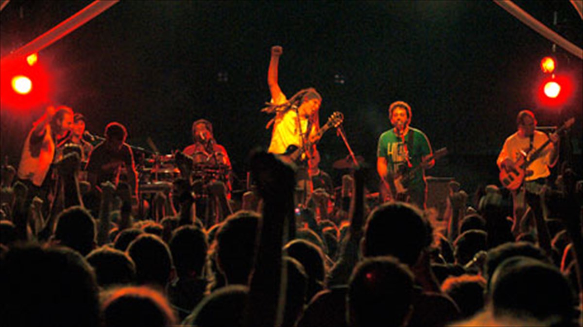 locomondo-mas-aresei-polu-i-ellada-alla-tin-athina-duskoleuomaste-pia-na-tin-agapisoume-ellada-alla-tin-athina-duskoleuomaste-pia-na-tin-agapisoume