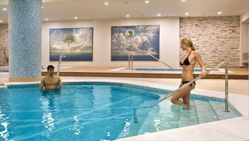 thraki-palace-xalarotiki-apodrasi-gia-eroteumenous