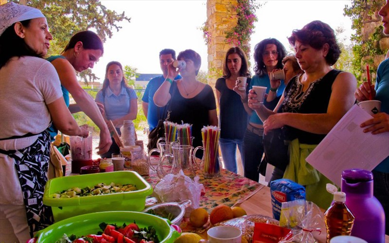 eiste-etoimoi-na-ftiaksete-ellinikes-suntages-me-epoxika-ulika-mesa-sti-fusi