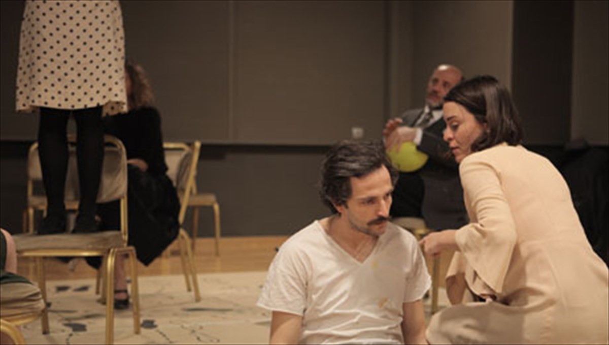 o-giorgos-lanthimos-skinothetei-ton-platonof-tou-tsexof